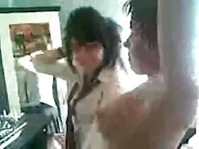 Sus grandes tetas lo emocionan