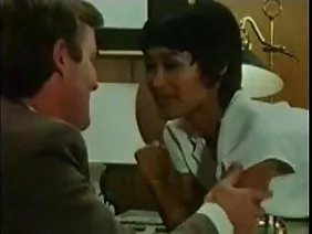 La jefa tetona Niki Benz le roba la gran modelo de su rival