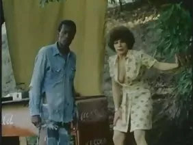 Adolescente con un gran culo listo para una buena puta.