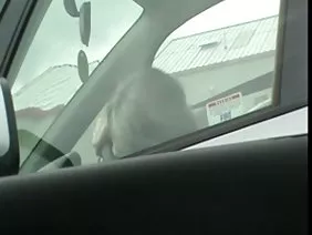 Puta pelirroja de la calle es recogida por un policía falso