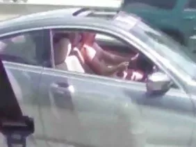 Adolescente glaseada después de que su apretado botín sea amado.