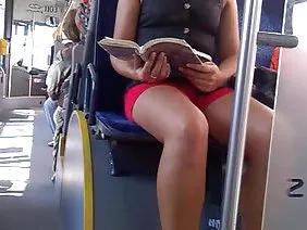 Cocina adolescente acepta un experimento de creampie con la amiga de su hermano.