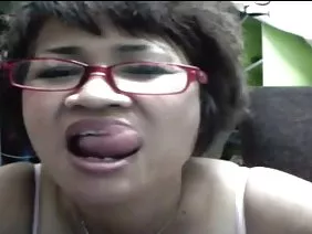 Evelin Stone es visitada por el mejor amigo de su papá.