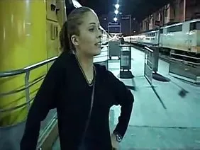 Culo masivo de Mandy obtiene doble polla