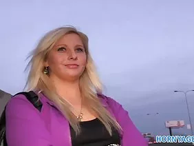 Uma Jolie jugando videojuegos con su madrastra Brandi Love