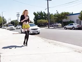 Taissa Shanti masajeada y arada por dos clavos.