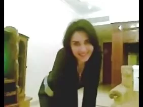 A la linda adolescente Demida le gusta ser guapa cuando la follan