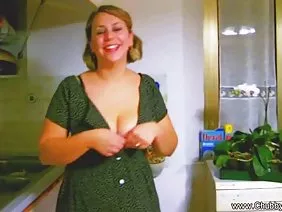 La esposa latina de Buxom engaña con el talentoso masajista negro.