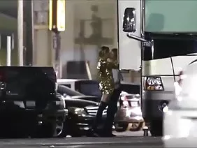 Comprobando si el prometido de tu mejor amigo es fiel.
