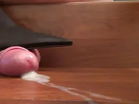 Conejita cachonda toma una polla entre sus asscheeks