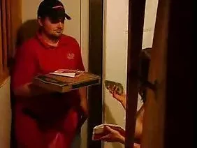 Trío pervertido en un lugar muy público.