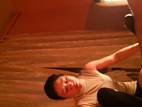 Cocksucking MILF facialized en un taxi