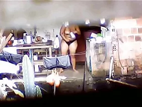 Adolescente soñadora disfruta del sexo apasionado
